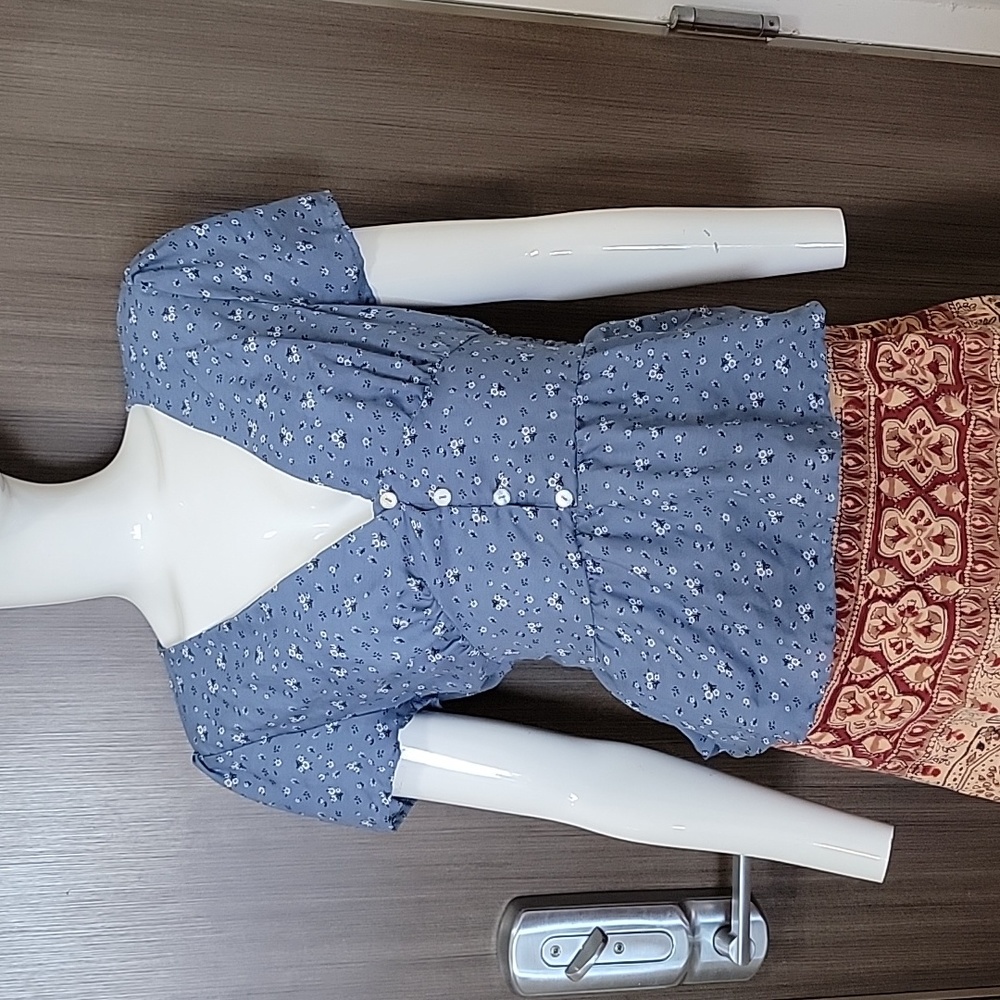 Blue Blouse Button Down SZ M flowy deep v neck